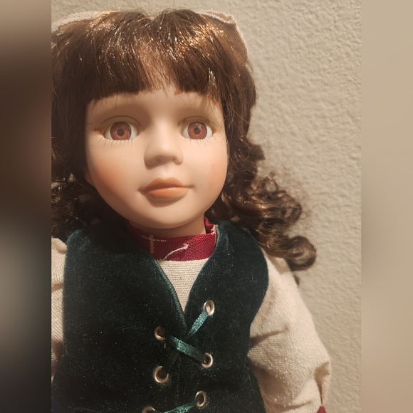 2007 Special Edition Vintage "Crystal" Porcelain Doll Collectible - Picture 2 of 13